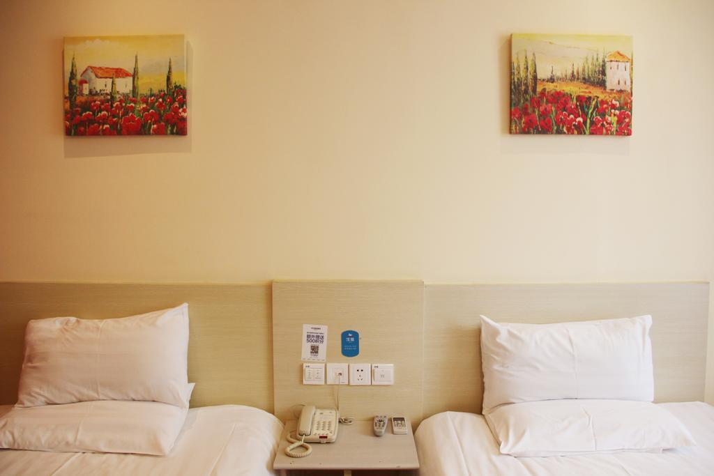 ناننينغ Gold Mine Express Hotel الغرفة الصورة